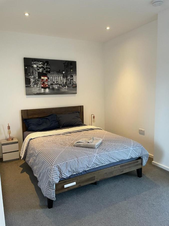 Luxury En-Suite Room Olympic Village In Shared Apartment London Eksteriør billede