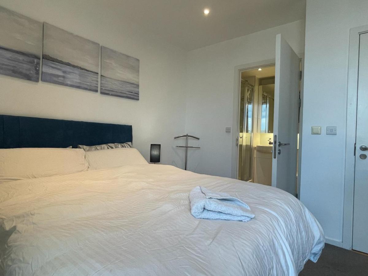 Luxury En-Suite Room Olympic Village In Shared Apartment London Eksteriør billede