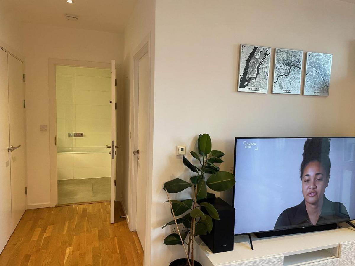 Luxury En-Suite Room Olympic Village In Shared Apartment London Eksteriør billede