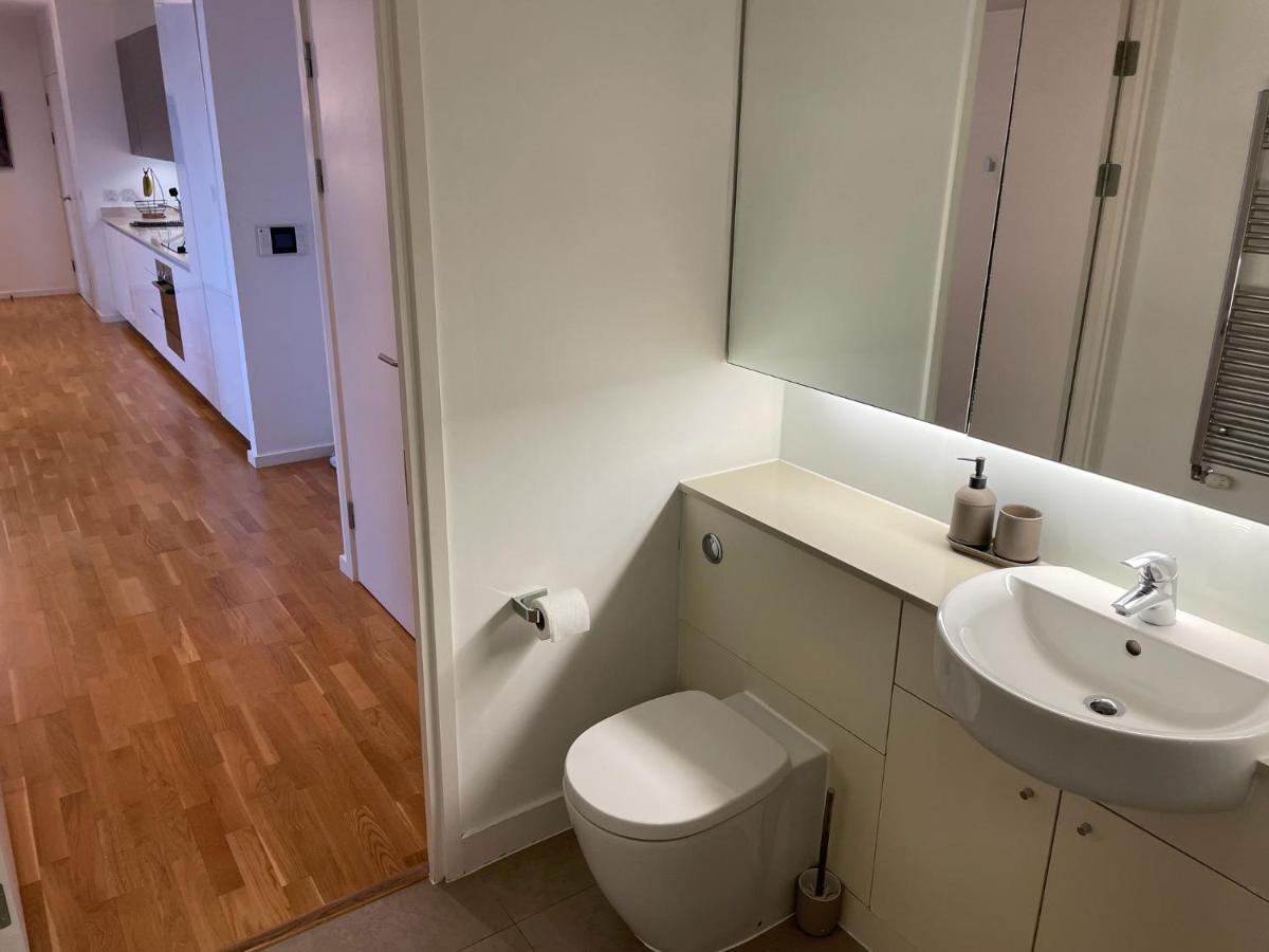 Luxury En-Suite Room Olympic Village In Shared Apartment London Eksteriør billede